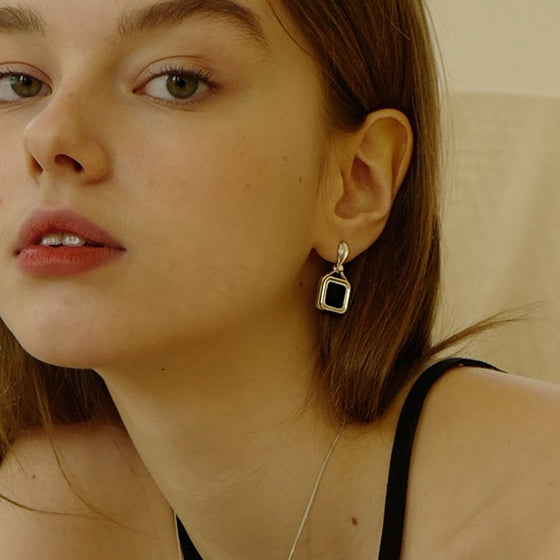 Onyx Flow Earring