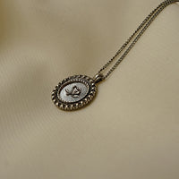 Rose frame Necklace