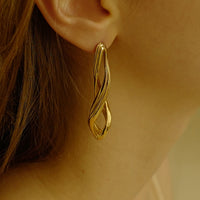 Flow Twist Earring