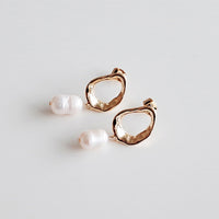Aoi pearl earring